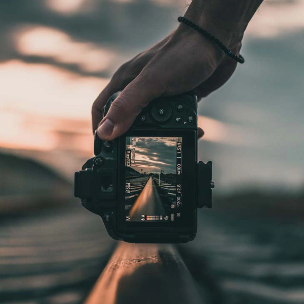 hand-camera-Photography-Terms (1)
